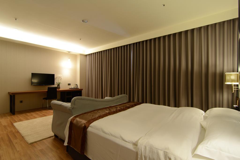 Grand Crystal Hotel Hsinchu Zimmer foto